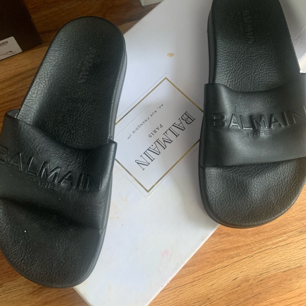 Balmain Calypso logo slides